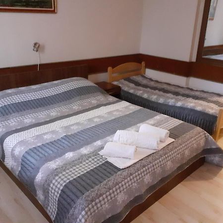 Restoran Sa Prenocistem Zitiste Hotell Exteriör bild