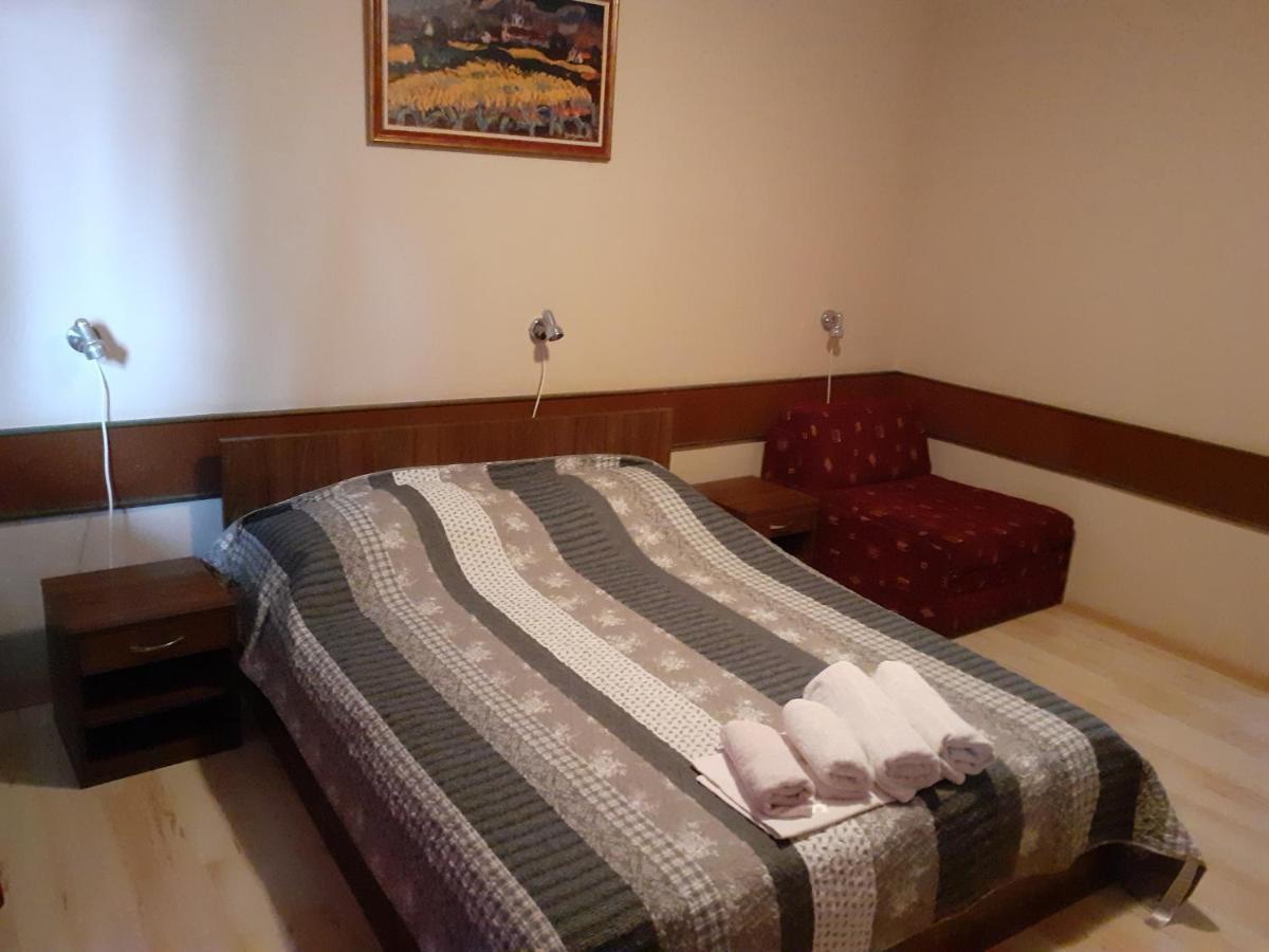 Restoran Sa Prenocistem Zitiste Hotell Exteriör bild