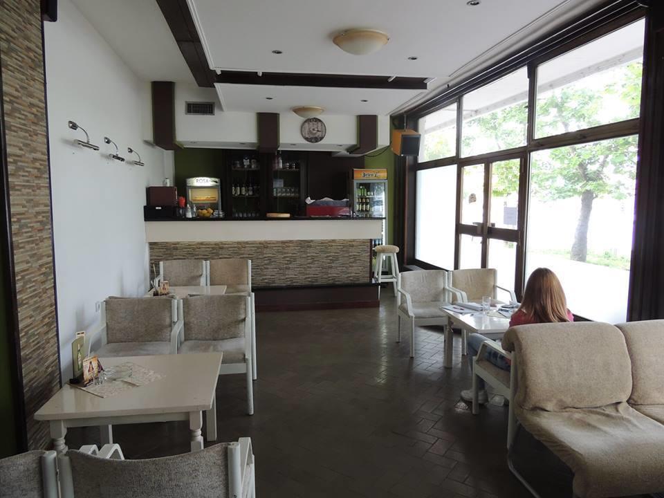 Restoran Sa Prenocistem Zitiste Hotell Exteriör bild