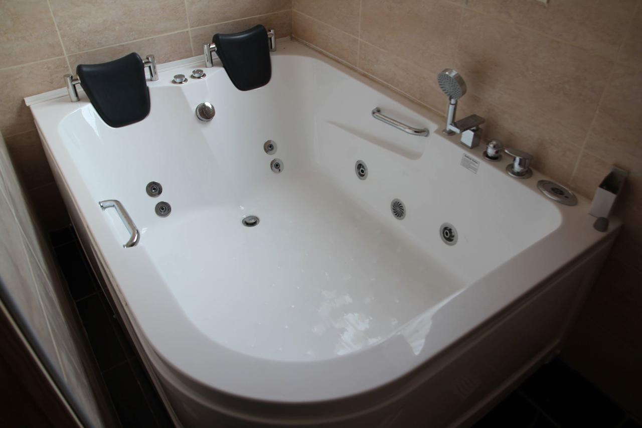 Restoran Sa Prenocistem Zitiste Hotell Exteriör bild
